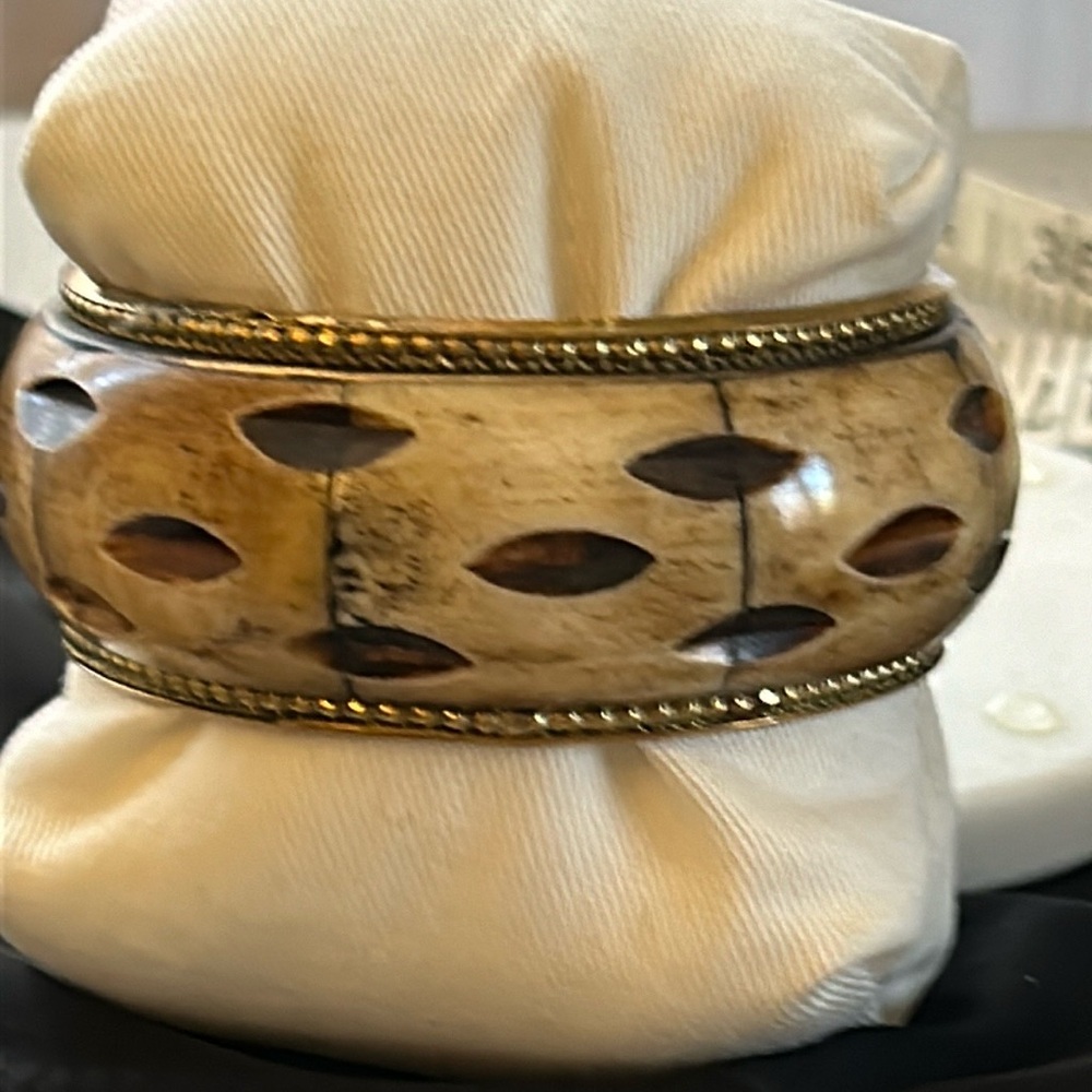 BANGLE BRACELET BRASS TRIM